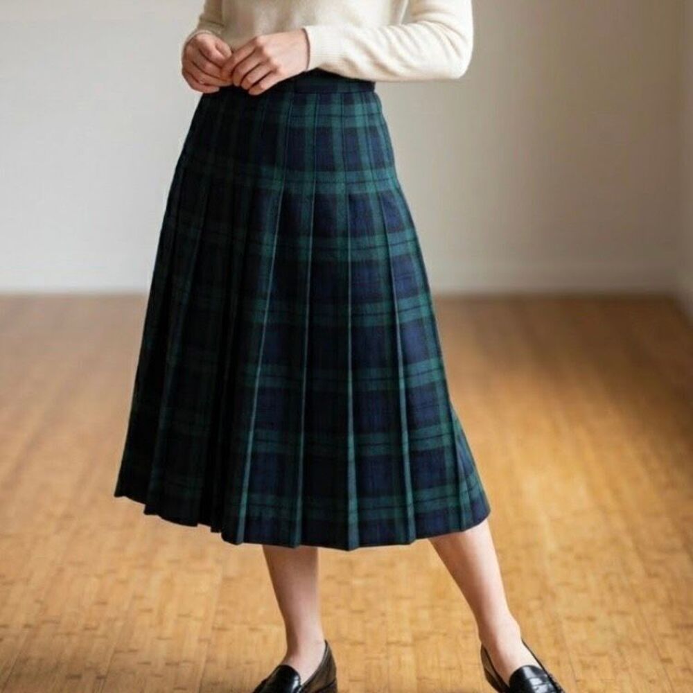LL Bean vintage 100% wool plaid tartan pleated green midi length a line skirt si